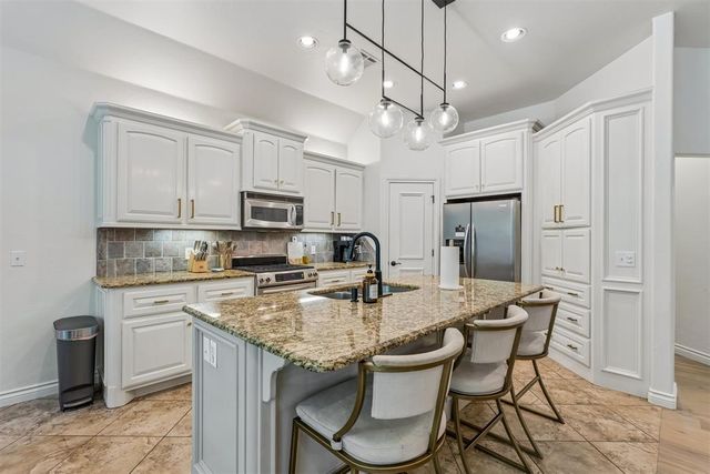13221 Englewood Lane, Edmond, OK 73013