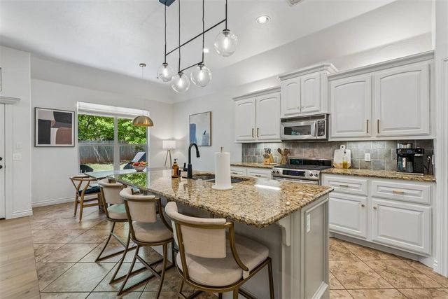 13221 Englewood Lane, Edmond, OK 73013