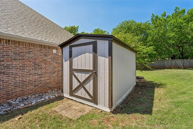 13221 Englewood Lane, Edmond, OK 73013