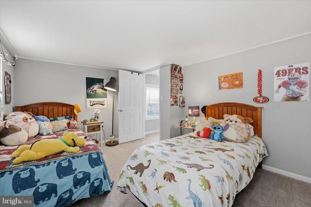 66 E BUCKINGHAM AVE, Mount Ephraim, NJ 08059