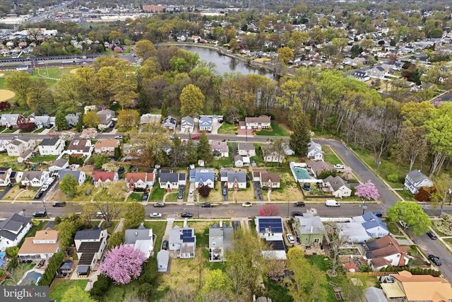 66 E BUCKINGHAM AVE, Mount Ephraim, NJ 08059