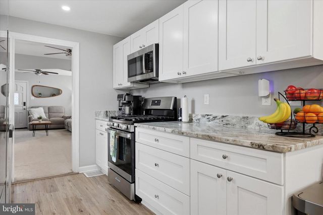 66 E BUCKINGHAM AVE, Mount Ephraim, NJ 08059