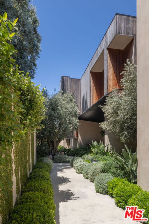 10733 Stradella Court, Los Angeles, CA 90077 — photo 3