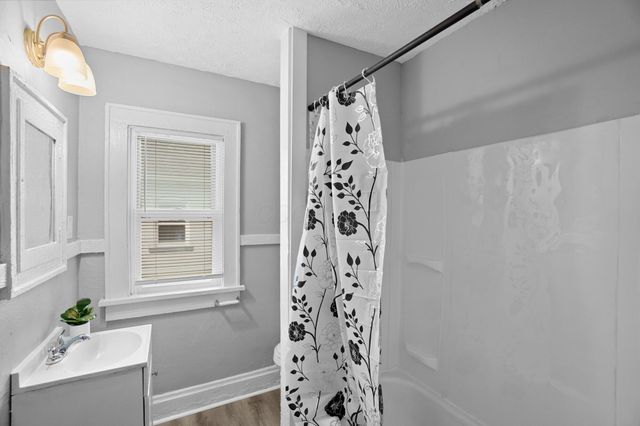 158-160 Midland Avenue, Columbus, OH 43223