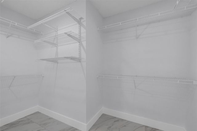 716 Juniper Ln, Weston, FL 33327