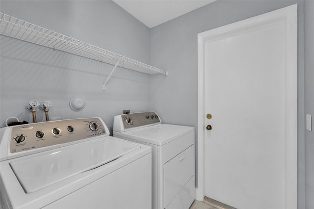 716 Juniper Ln, Weston, FL 33327