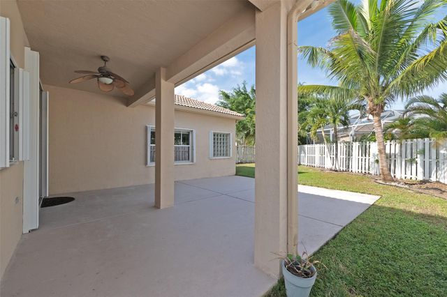 716 Juniper Ln, Weston, FL 33327