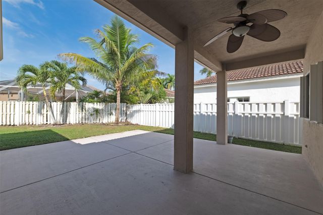 716 Juniper Ln, Weston, FL 33327