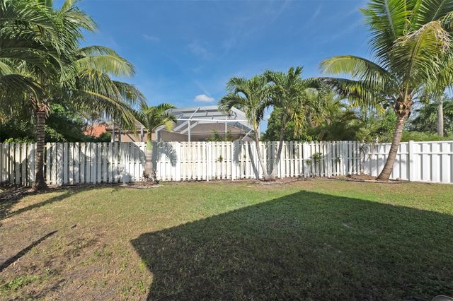 716 Juniper Ln, Weston, FL 33327