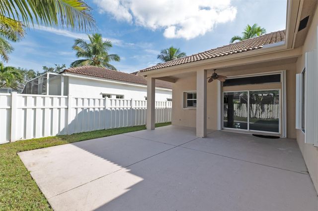 716 Juniper Ln, Weston, FL 33327