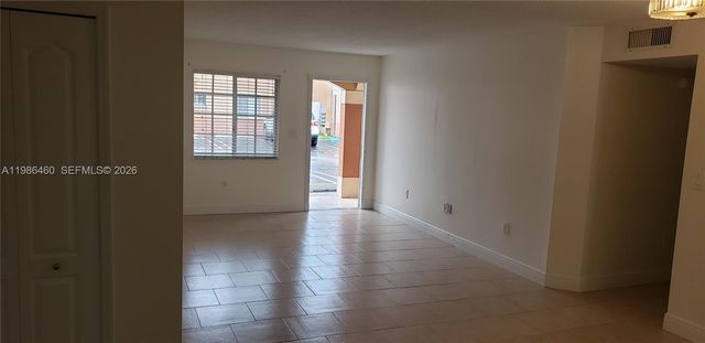 2425 W 76th St 109, Hialeah, FL 33016