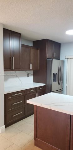 2425 W 76th St 109, Hialeah, FL 33016