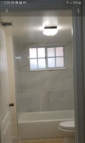 2425 W 76th St 109, Hialeah, FL 33016