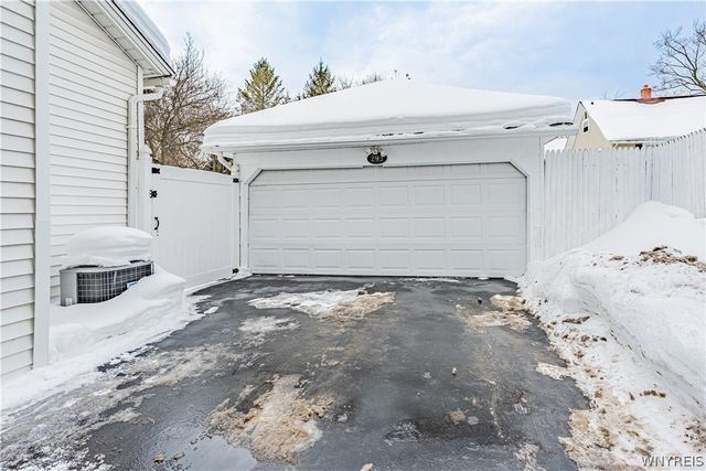 293 Pine Street, Lockport City, NY 14094