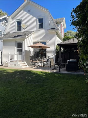 293 Pine Street, Lockport City, NY 14094