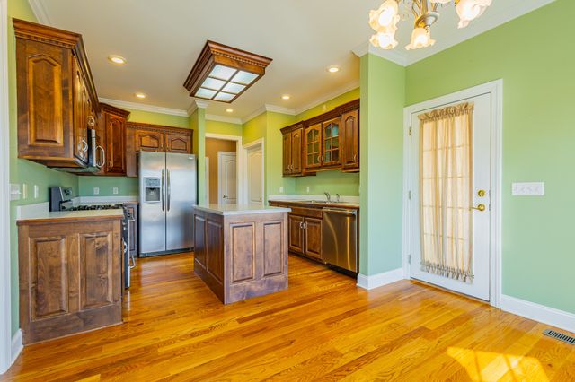 114 Courtside Ln, Tullahoma, TN 37388