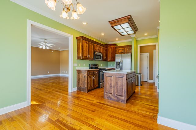 114 Courtside Ln, Tullahoma, TN 37388