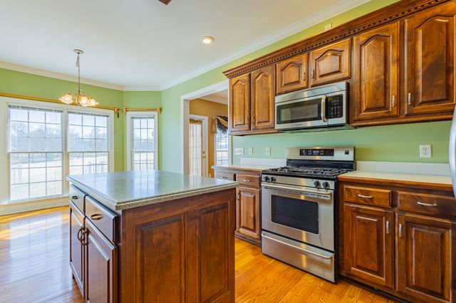 114 Courtside Ln, Tullahoma, TN 37388