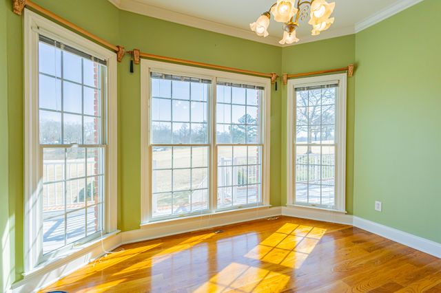 114 Courtside Ln, Tullahoma, TN 37388