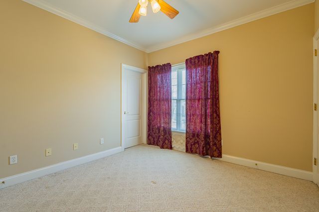 114 Courtside Ln, Tullahoma, TN 37388