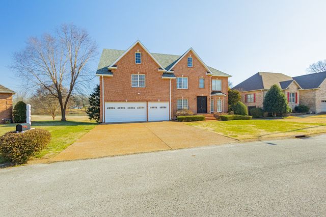 114 Courtside Ln, Tullahoma, TN 37388