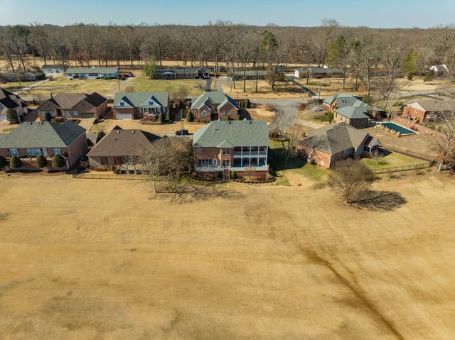 114 Courtside Ln, Tullahoma, TN 37388