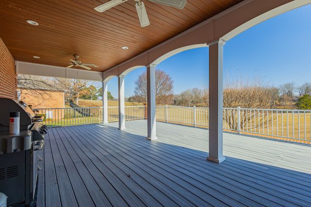 114 Courtside Ln, Tullahoma, TN 37388