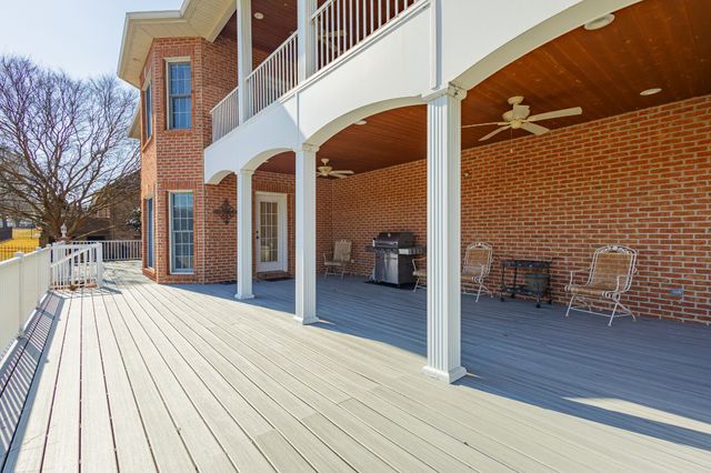 114 Courtside Ln, Tullahoma, TN 37388