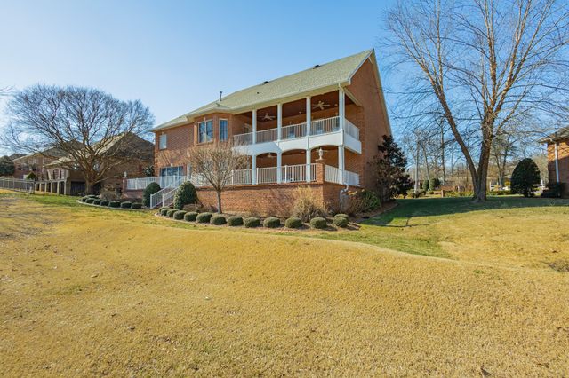 114 Courtside Ln, Tullahoma, TN 37388