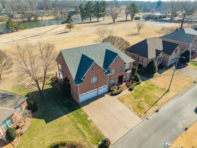 114 Courtside Ln, Tullahoma, TN 37388