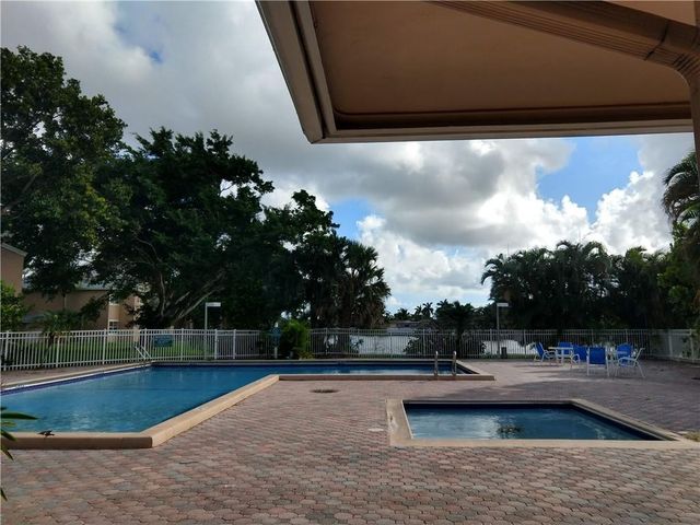 2361 NW 96th Terrace 18 G, Pembroke Pines, FL 33024