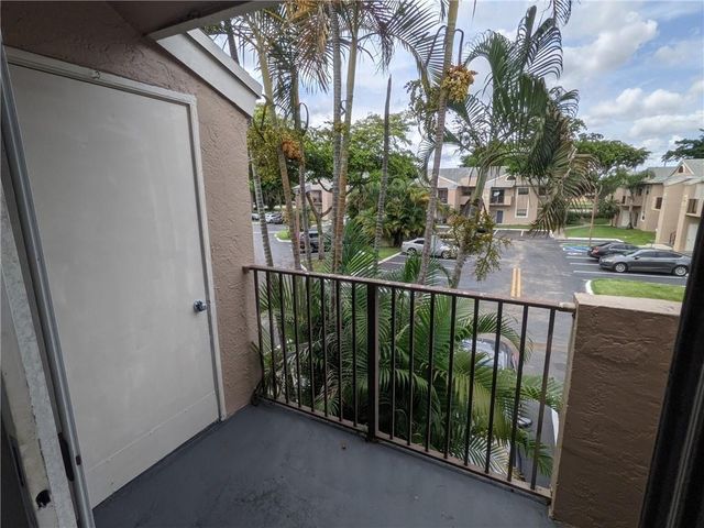 2361 NW 96th Terrace 18 G, Pembroke Pines, FL 33024