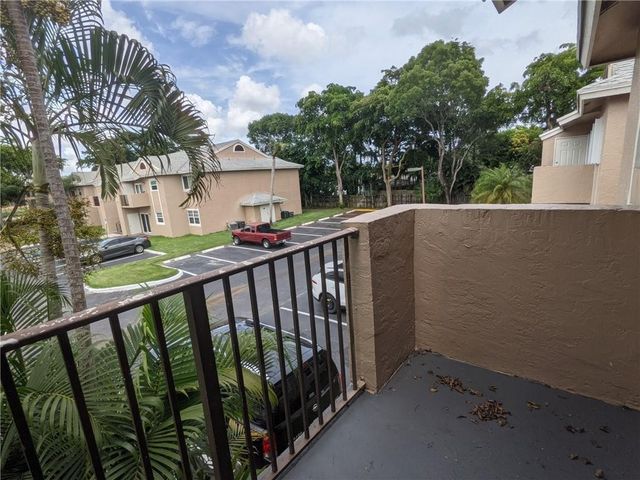 2361 NW 96th Terrace 18 G, Pembroke Pines, FL 33024