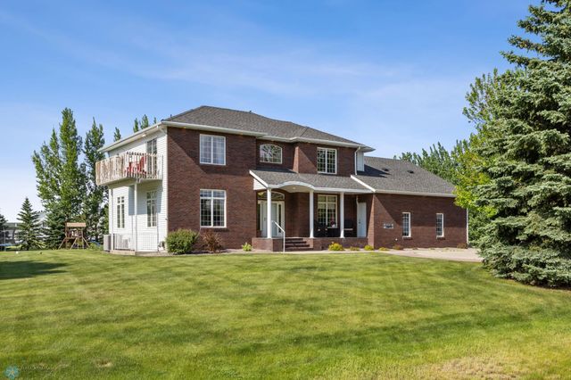 215 51st Avenue E, West Fargo, ND 58078