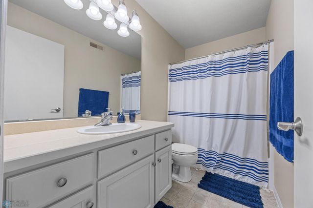 215 51st Avenue E, West Fargo, ND 58078