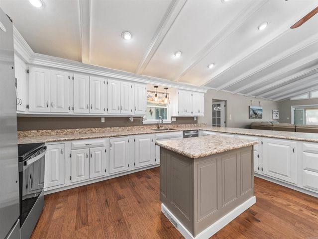 10 Guadalajara Lane, Hot Springs Village, AR 71909