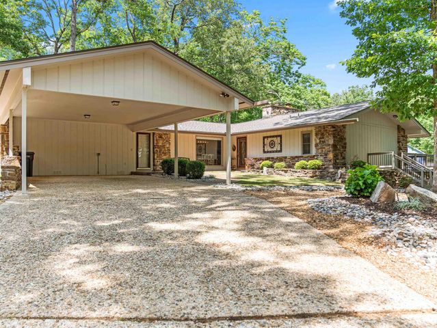 10 Guadalajara Lane, Hot Springs Village, AR 71909