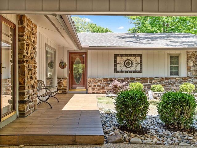 10 Guadalajara Lane, Hot Springs Village, AR 71909