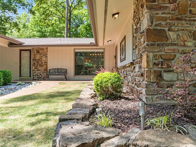 10 Guadalajara Lane, Hot Springs Village, AR 71909