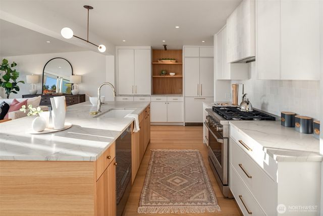 15413 11th Avenue SW, Burien, WA 98166
