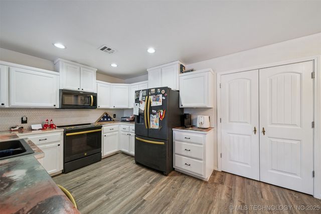 4562 W 95th Street N, Porter, OK 74454