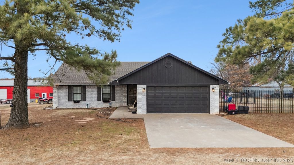4562 W 95th Street N, Porter, OK 74454