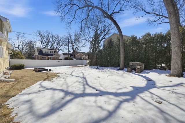 42 Carroll Street, Springfield, MA 01118