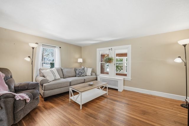 42 Carroll Street, Springfield, MA 01118