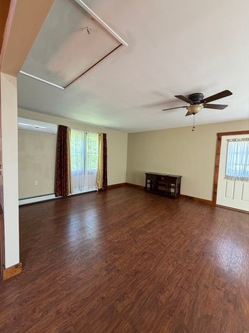 115 Scott Rd, Fitchburg, MA 01420