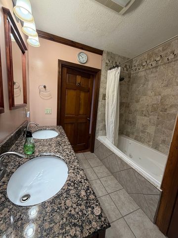 115 Scott Rd, Fitchburg, MA 01420
