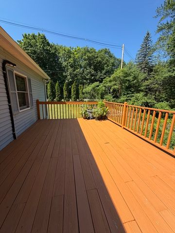 115 Scott Rd, Fitchburg, MA 01420