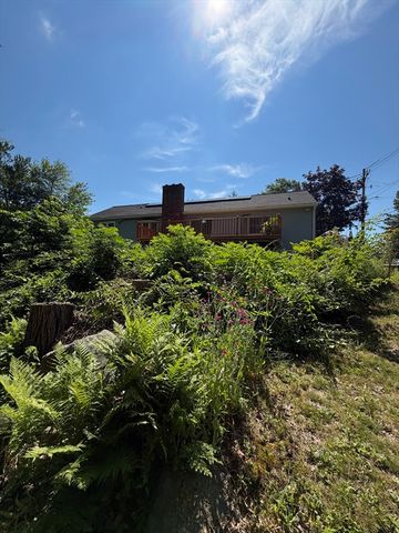 115 Scott Rd, Fitchburg, MA 01420