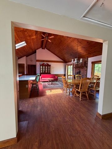 115 Scott Rd, Fitchburg, MA 01420
