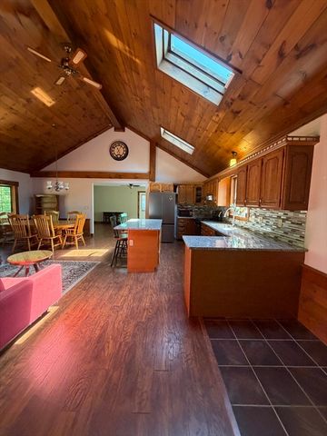 115 Scott Rd, Fitchburg, MA 01420